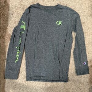 🌼5/$10🌼Champion Boys size XL Dark Gray Long Sleeve Tee with Green Logo